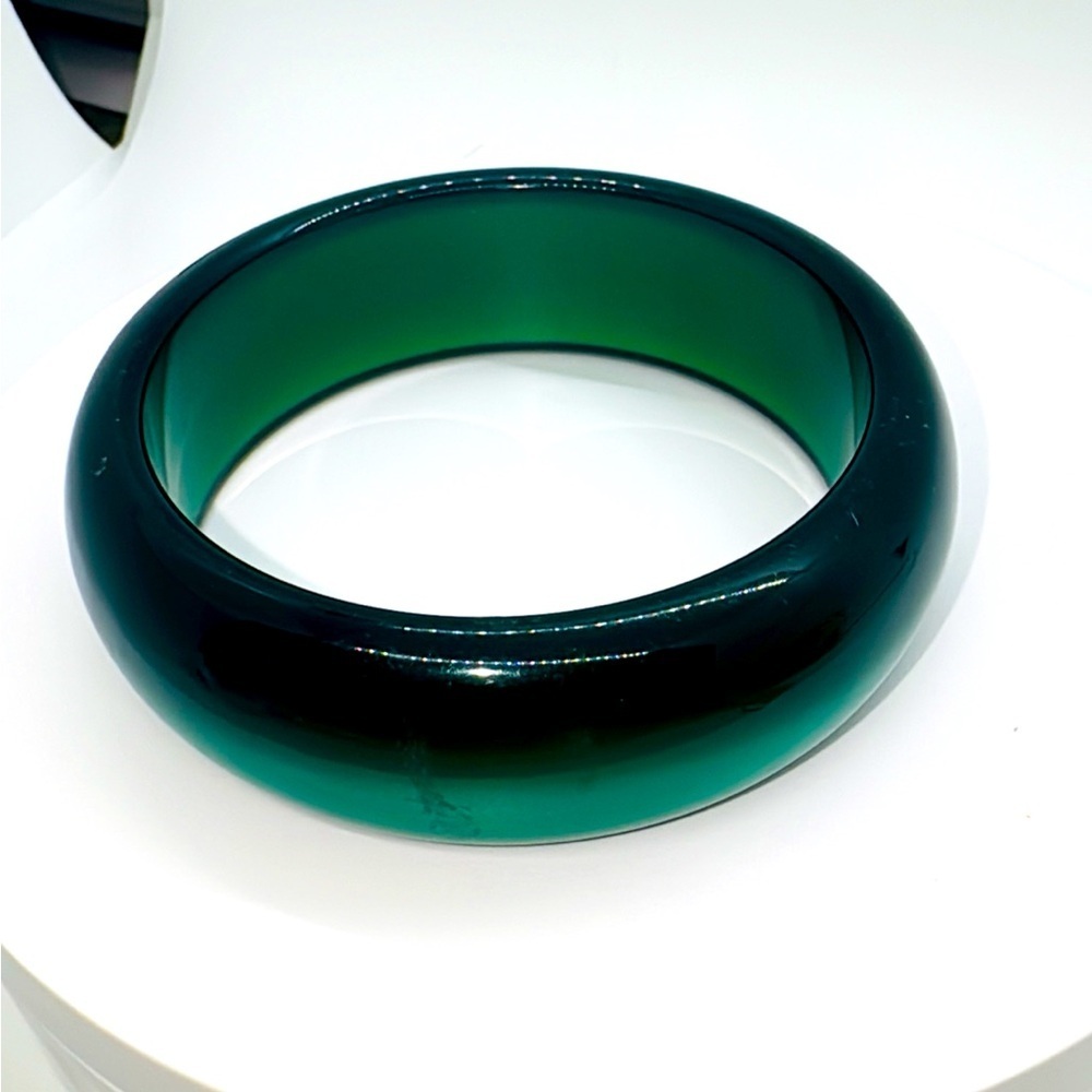Vintage green moon glow acrylic bangle size 8​​